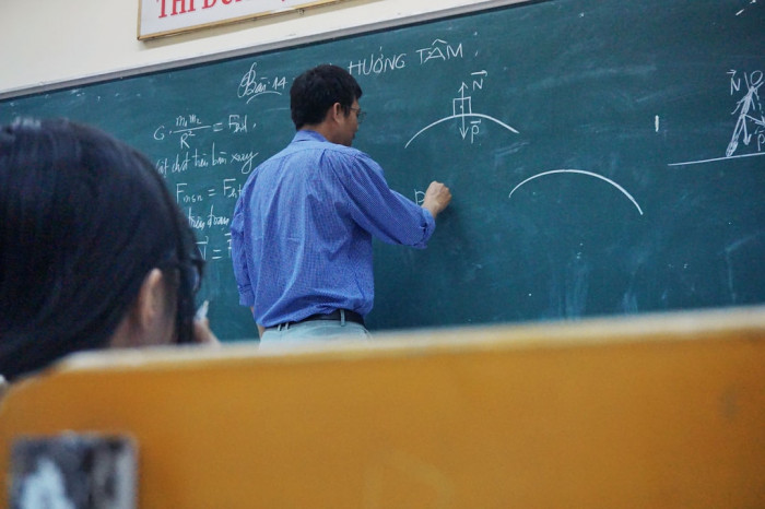 Bilinçaltı Kurgulama Sistemi ile İngilizce Eğitimi